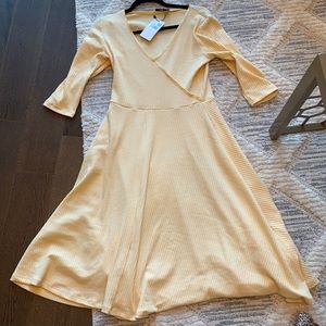 🌸NWT Mango Ribbed Yellow Flare Dress🌸